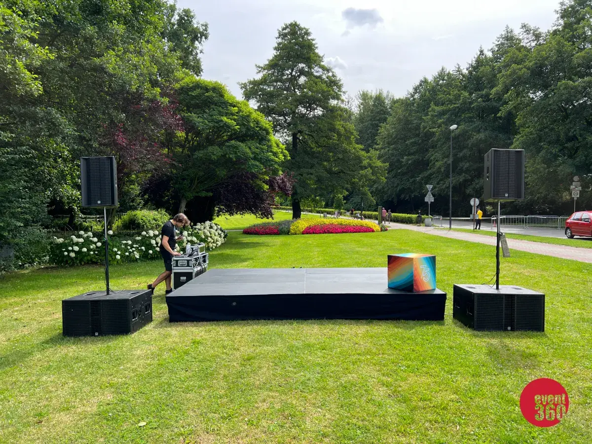 Wynajem podestów scenicznych rent360 