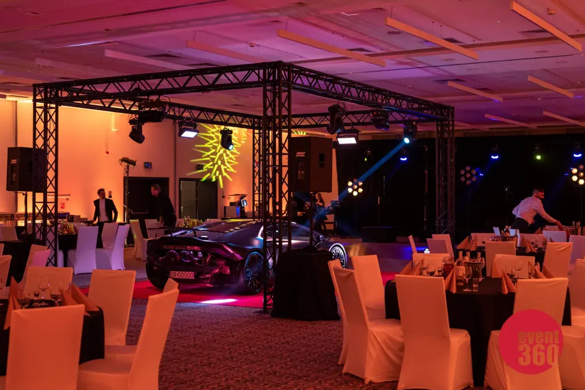 wynajem konstrukcji czarne quadro 290 rent360