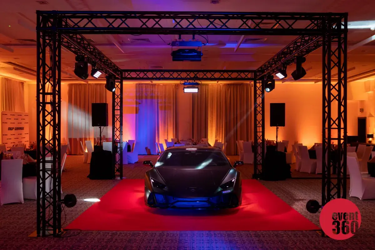 wynajem konstrukcji czarne quadro 290 rent360