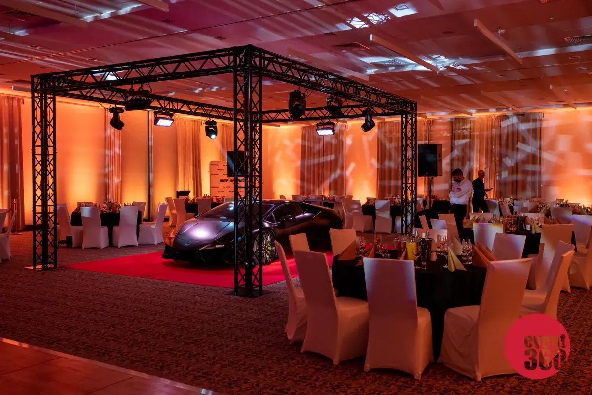 wynajem konstrukcji czarne quadro 290 rent360