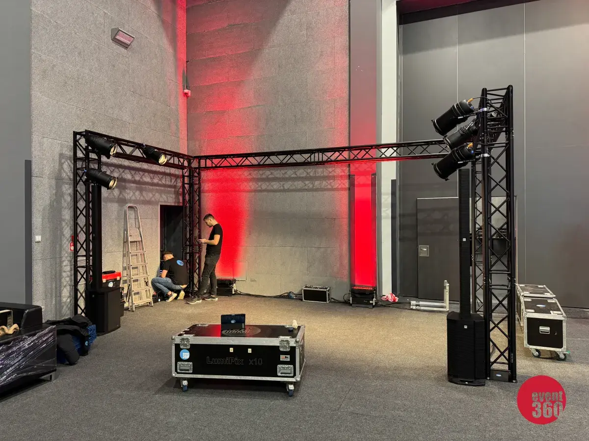 wynajem konstrukcji czarne quadro 290 rent360