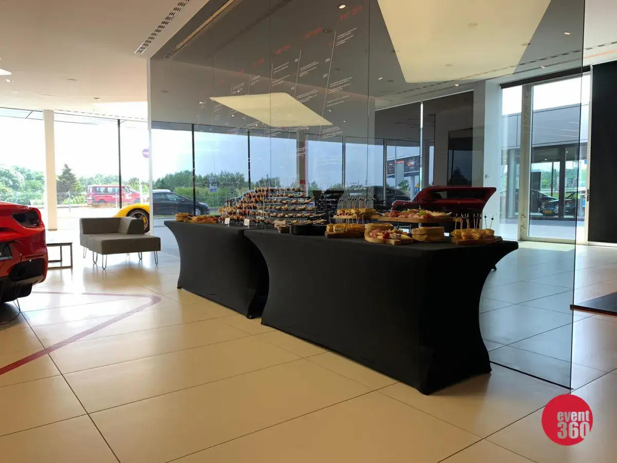 Wynajem stołów cateringowych