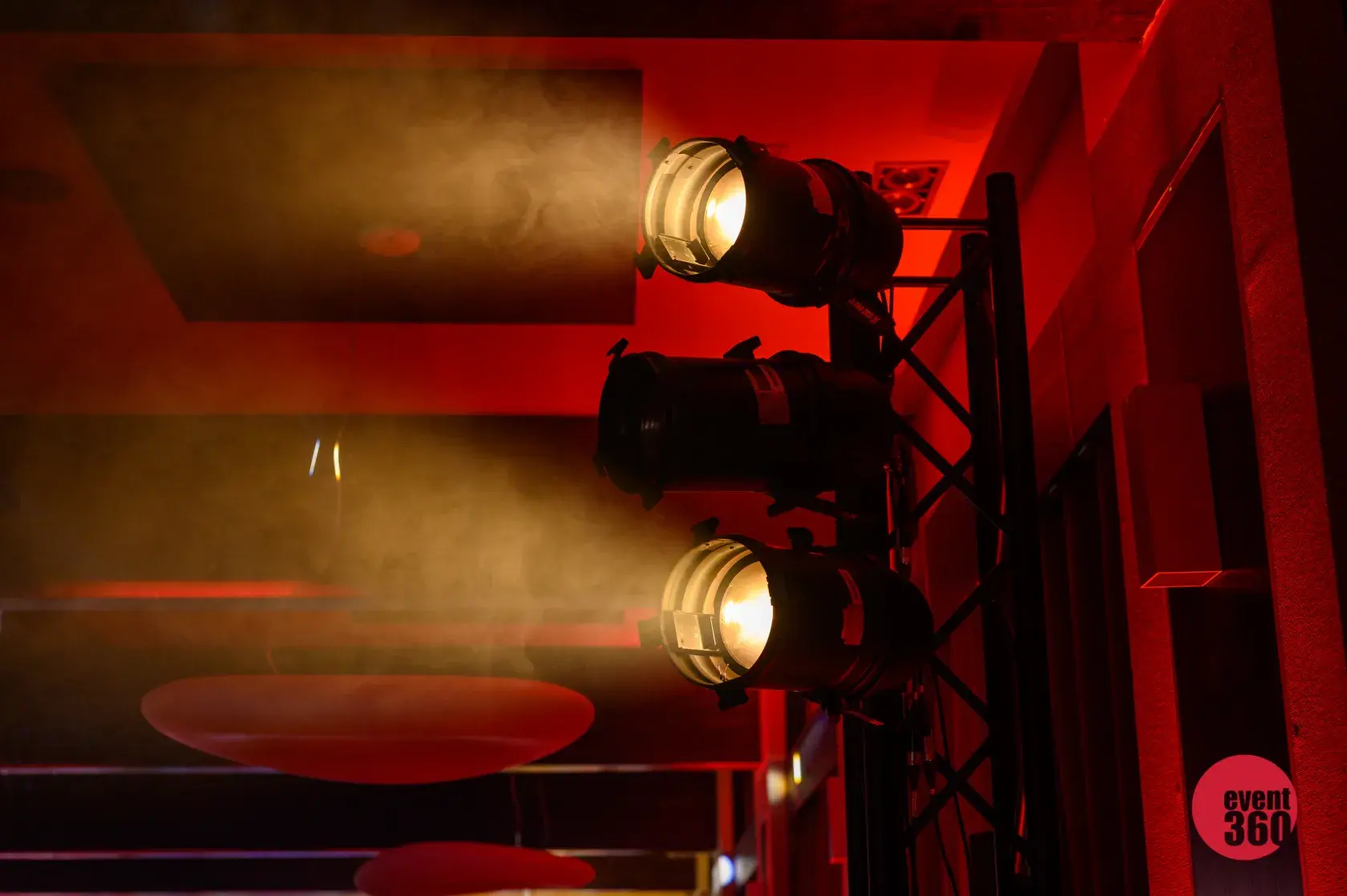 Wynajem oświetlenia LED ADJ Z100 rent360