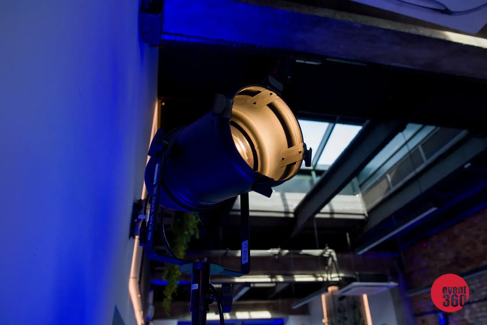 Wynajem oświetlenia LED ADJ Z100 rent360