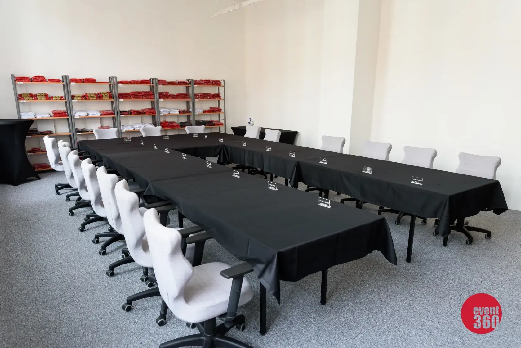 Wynajem obrusów prostokątnych czarnych rent360